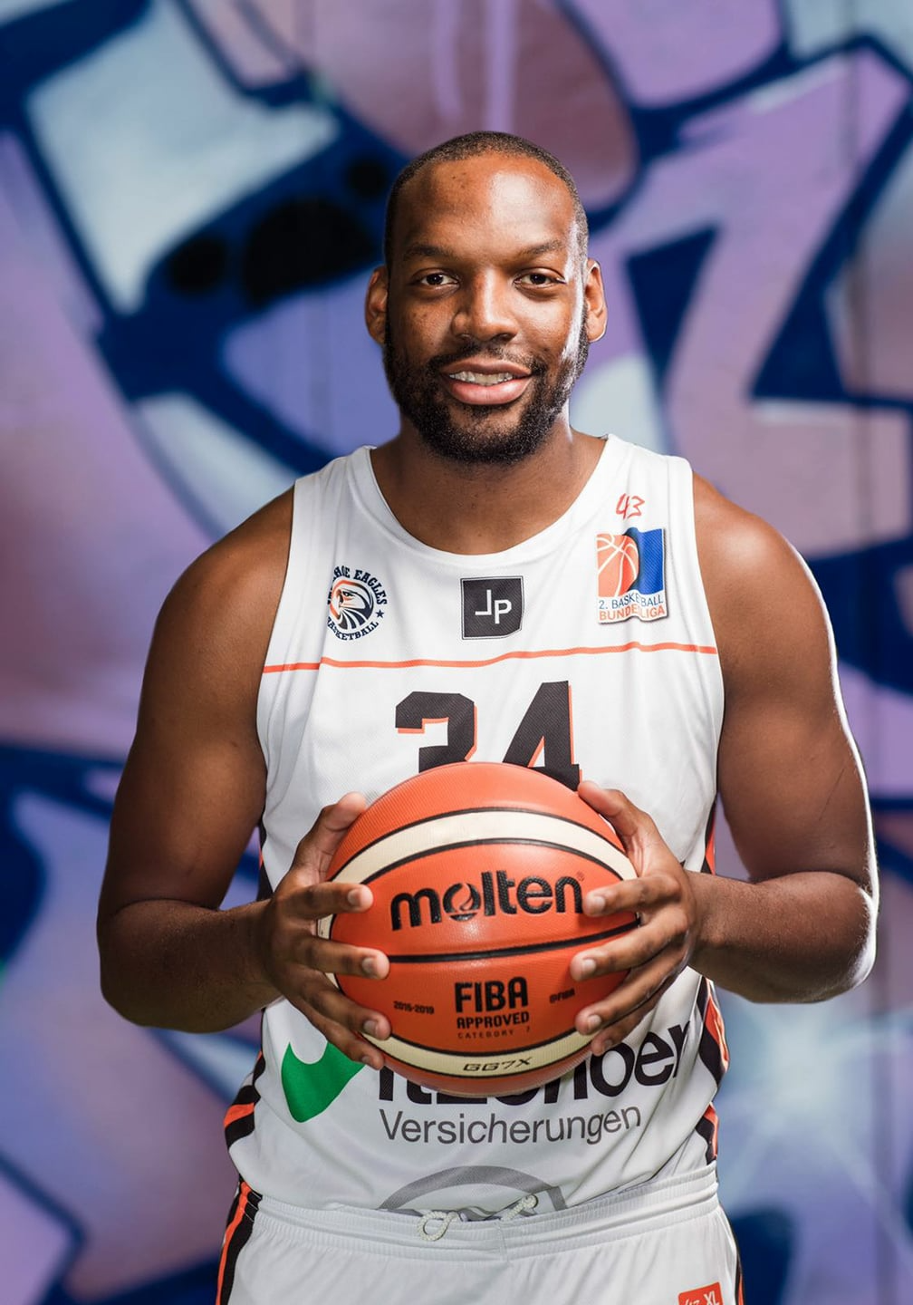 Coach Kaimyn Pruitt-Smoot in Itzehoe Eagles jersey